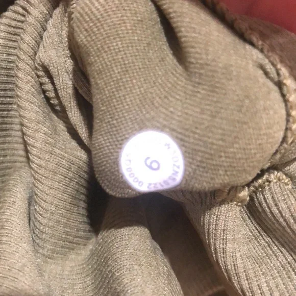 Lulu🍋 Ebb to Street Long Sleeve Bronze Green size 6 - Picture 10 of 13